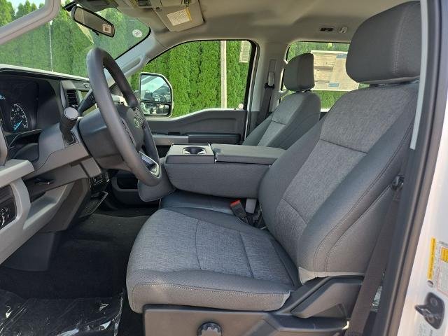 New 2026 Oxford White Ford F-250® XL image 32