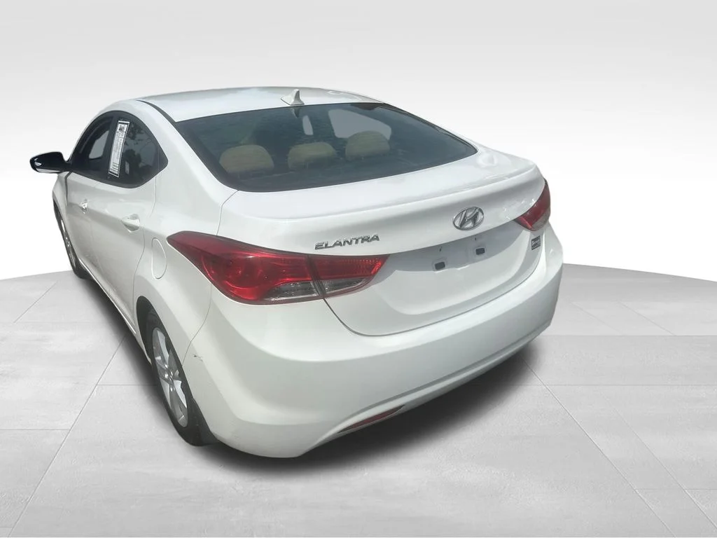 Used 2013 White Hyundai GLS image 18