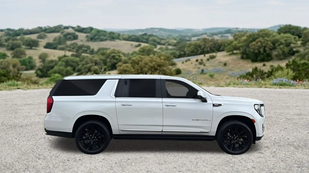 Used 2023 White GMC Denali image 11