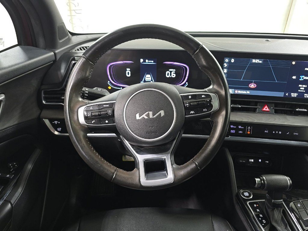 Used 2023 Red Kia X-Line image 9
