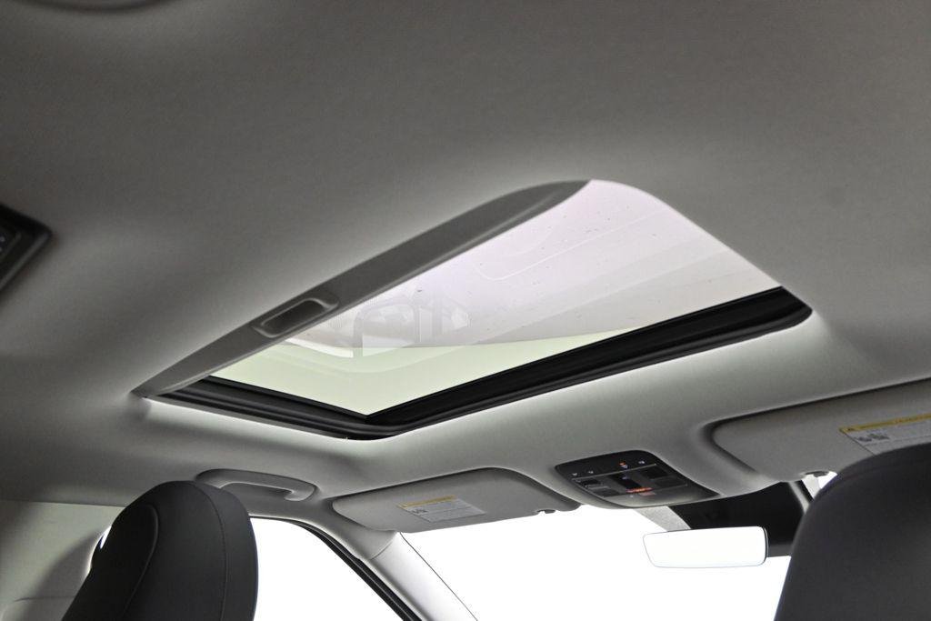 New 2026 Silver Metallic Hyundai SEL AWD image 17