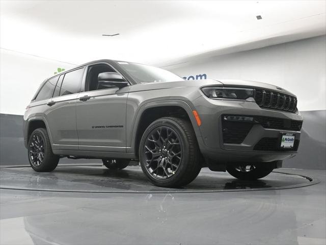 New 2027 Sting-Gray Clear-Coat Paint Jeep Summit image 26