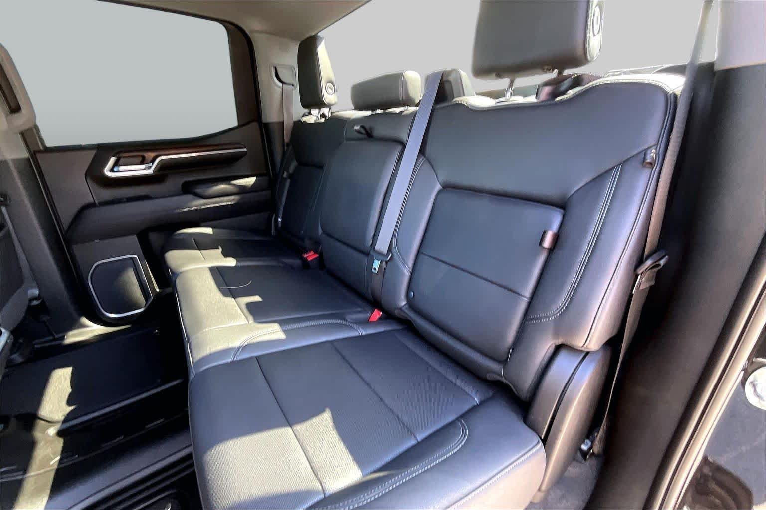 Used 2023 Onyx Black GMC SLT image 20