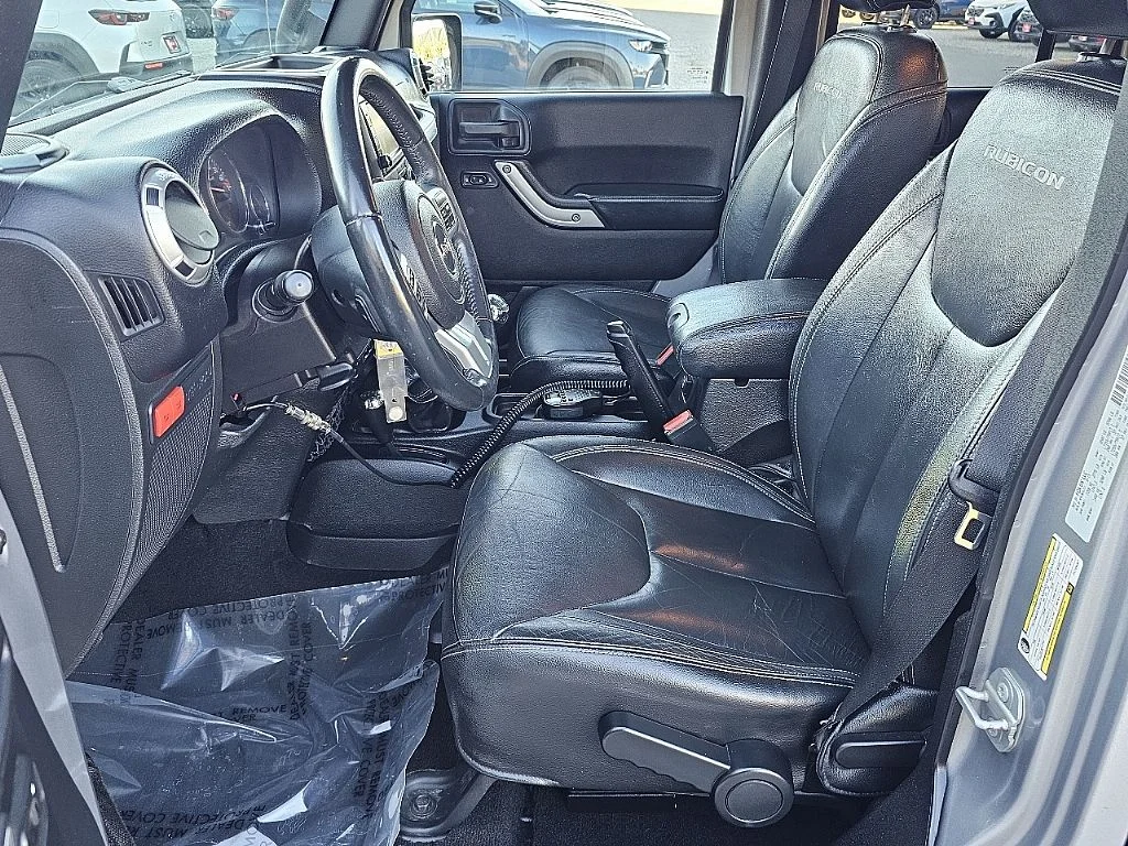 Used 2015 Silver Jeep Unlimited Rubicon image 22