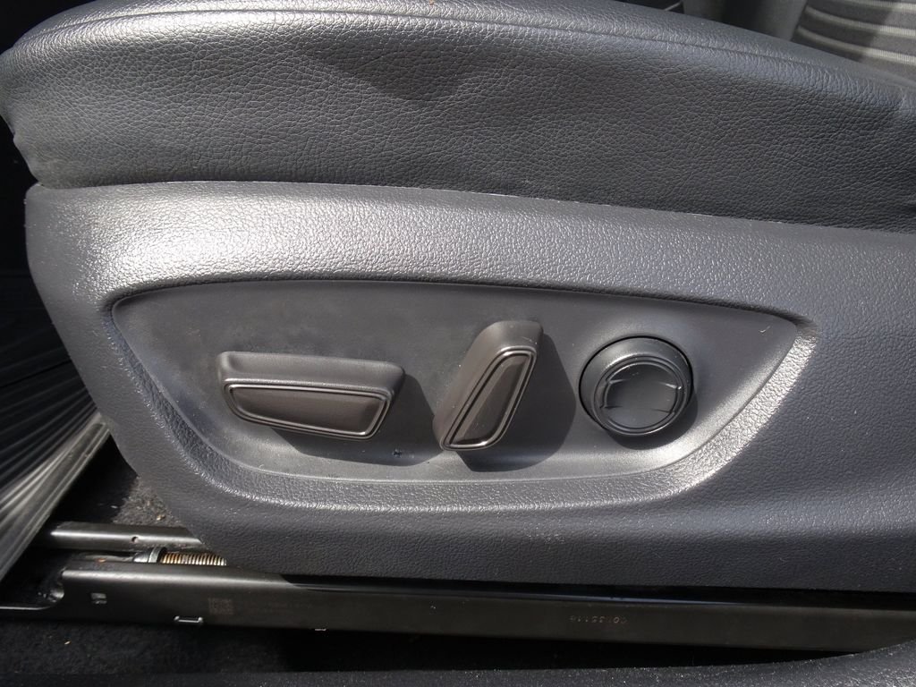 Used 2019 Silver Toyota SE image 8