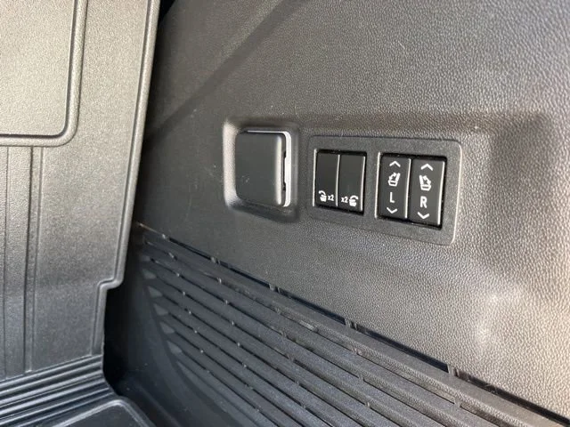 Used 2022 Summit White GMC Denali image 50