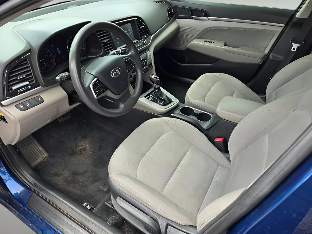 Used 2018 Lakeside Blue Hyundai SEL image 16