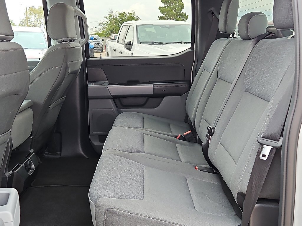 Used 2025 White Metallic Ford XLT image 16