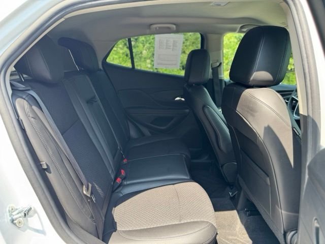 Used 2022 Summit White Buick Preferred image 17
