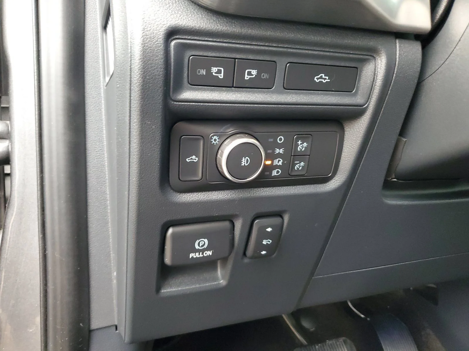 Used 2021 Gray Ford Lariat image 17