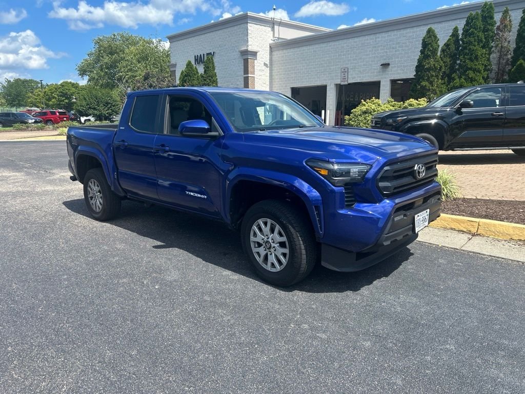 Used 2025 Blue Toyota SR5 image 2