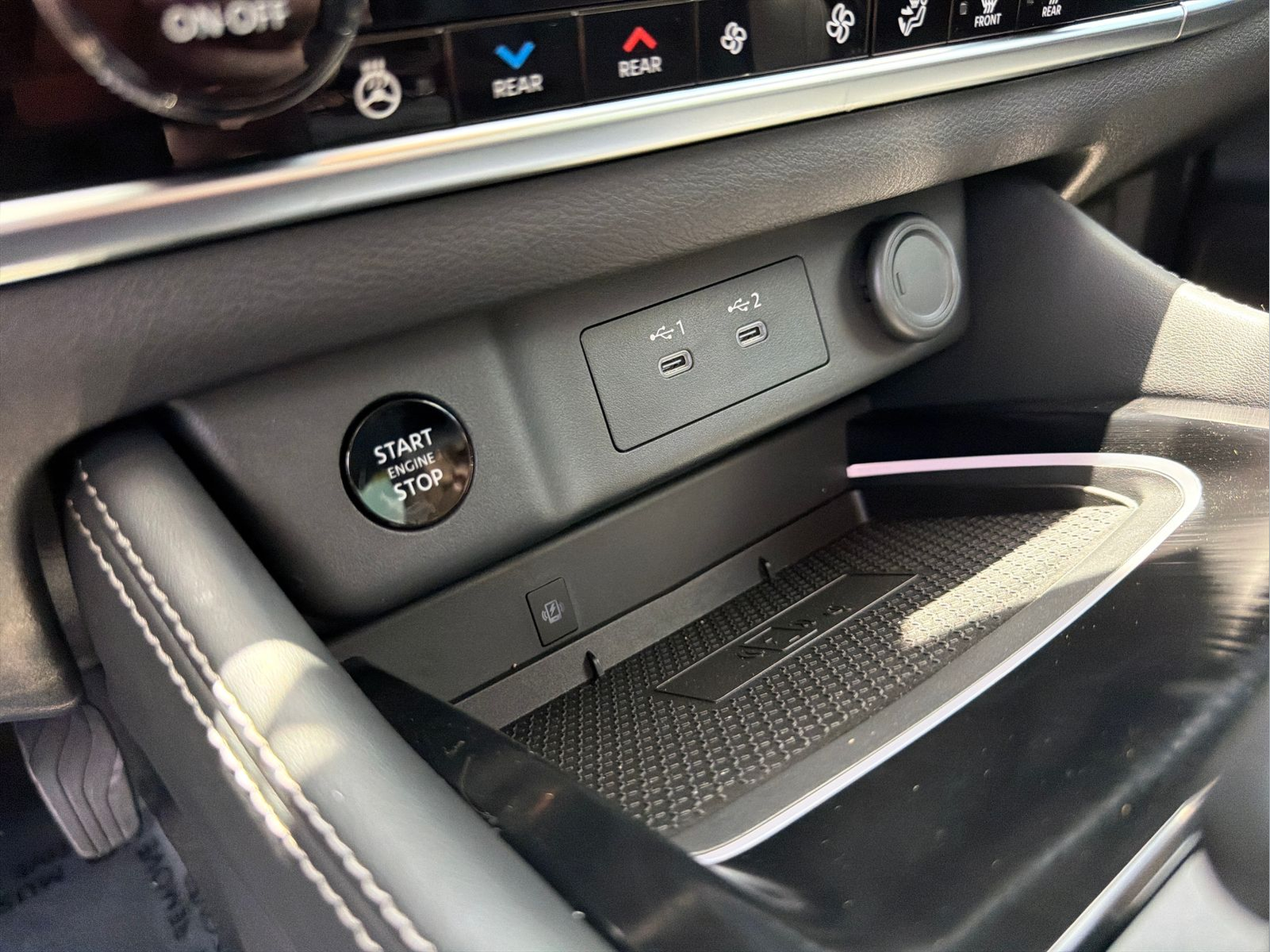 New 2026 Black Nissan Platinum image 24