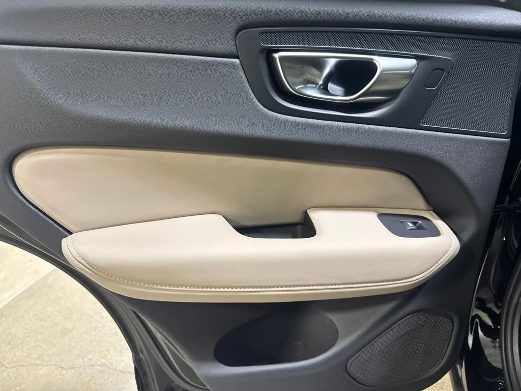 New 2026 Onyx Black Metallic Volvo T8 Plus image 20