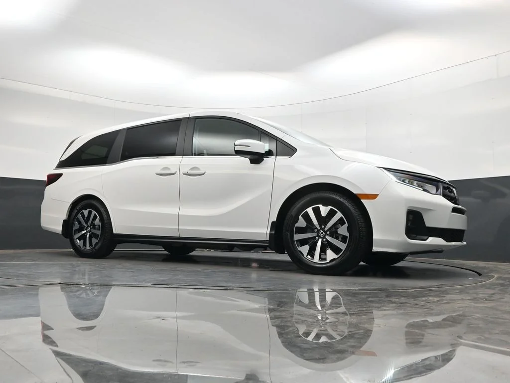 Certified Used 2025 White Honda EX-L image 40