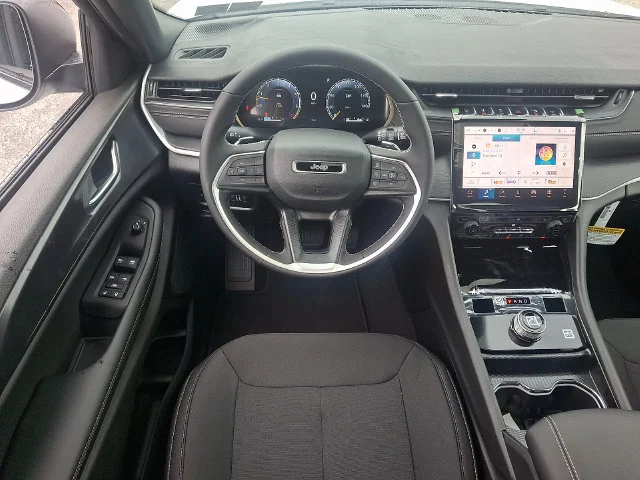 New 2027 White/off-white Jeep Laredo X image 11