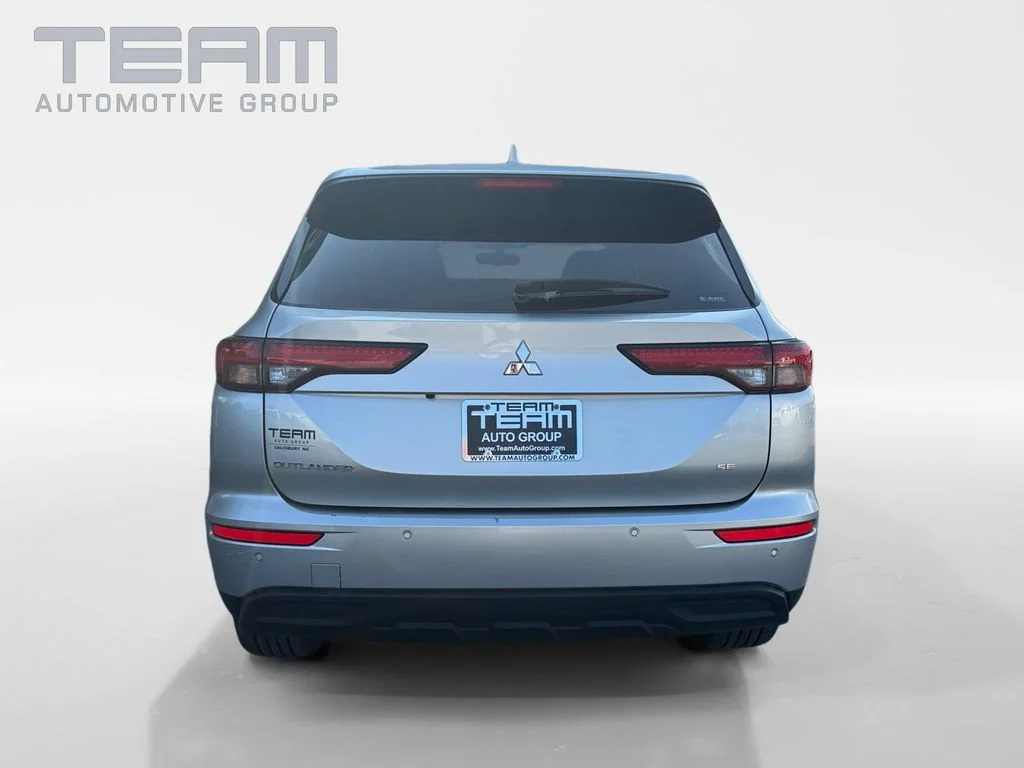 Used 2024 Red Mitsubishi SE image 6