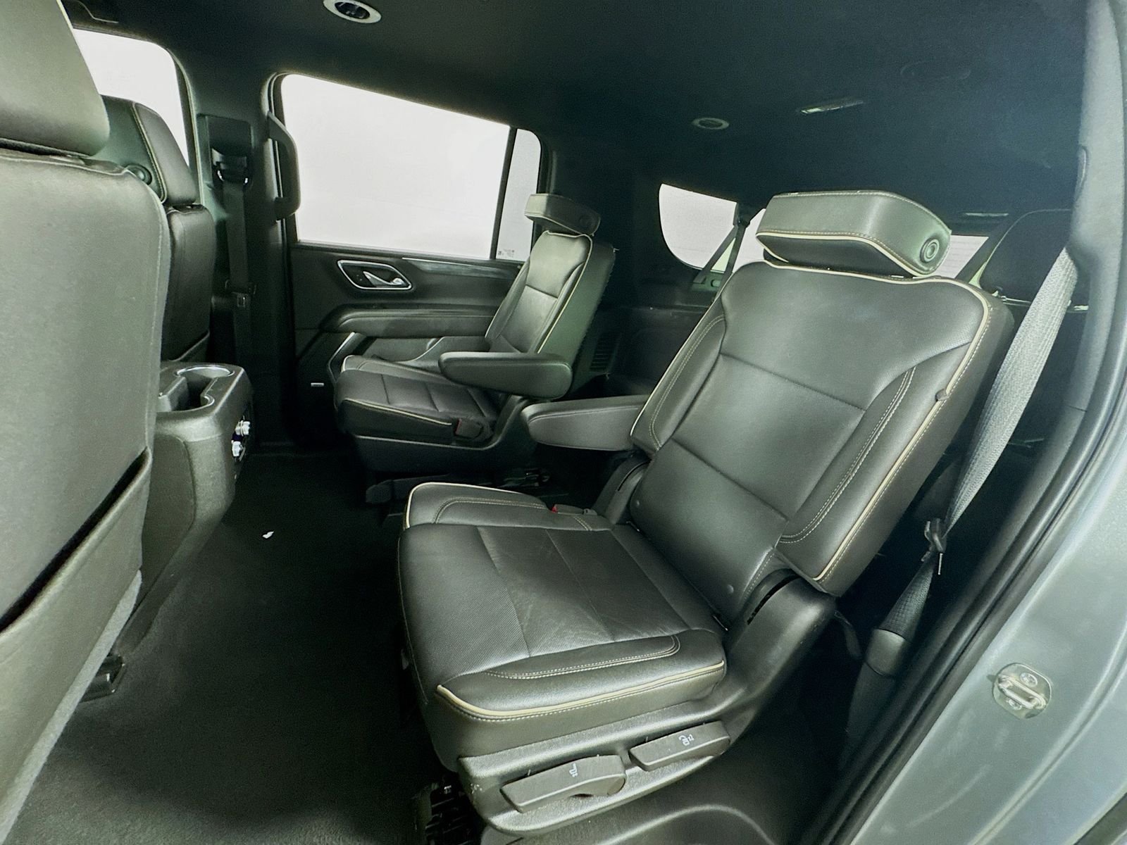 Used 2023 Sterling Metallic GMC SLT image 17