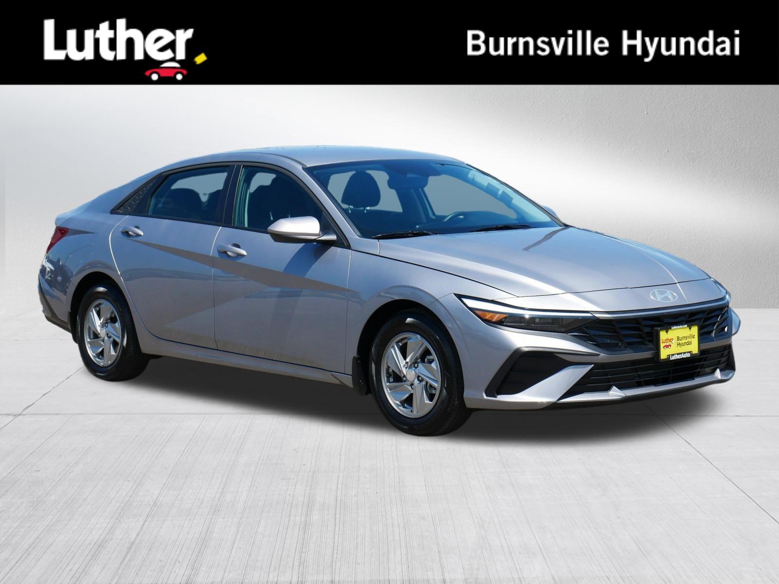 Certified Used 2026 Fluid Metal Hyundai SE image 1