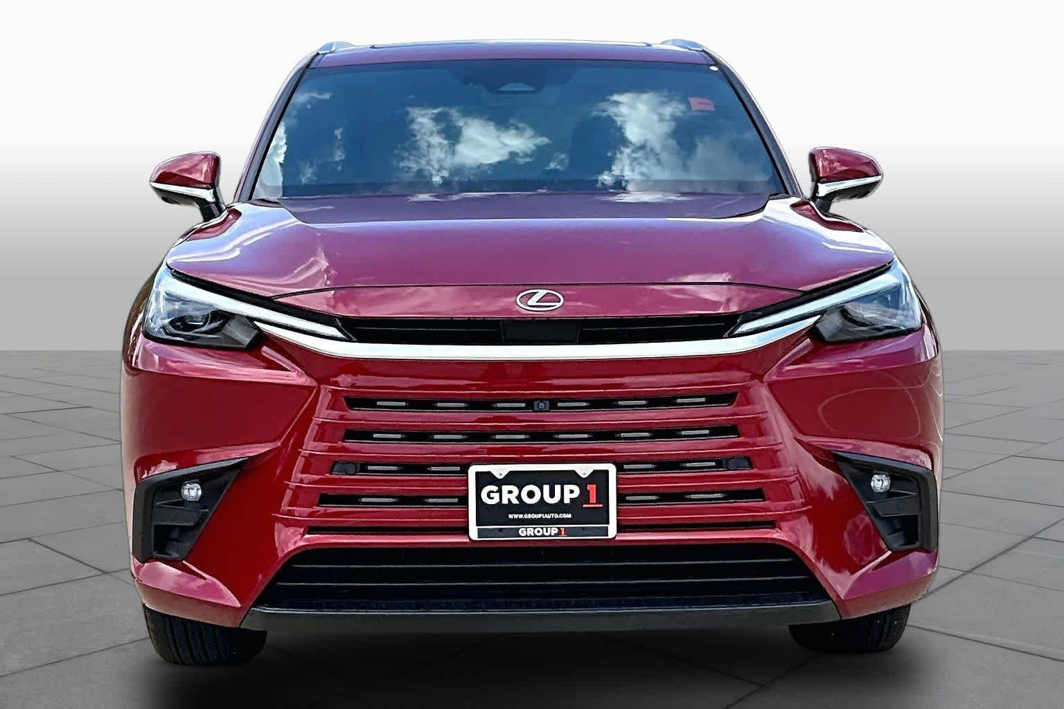 Used 2026 Matador Red Mica Lexus Premium image 4