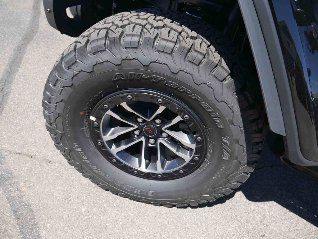 New 2026 Black Clear-Coat Exterior Paint Jeep  image 11
