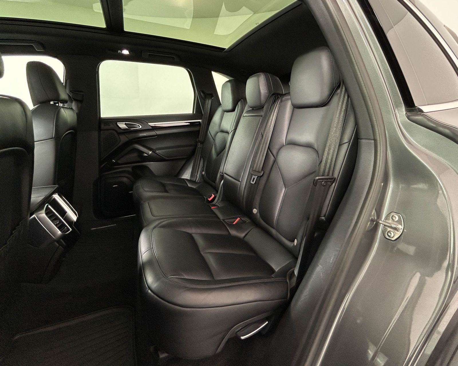 Used 2018 Gray Porsche Base image 27