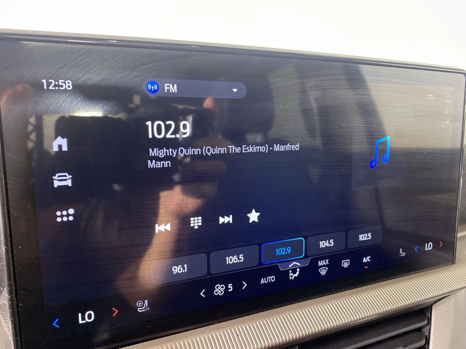 Used 2025 Carbonized Gray Ford Active image 18