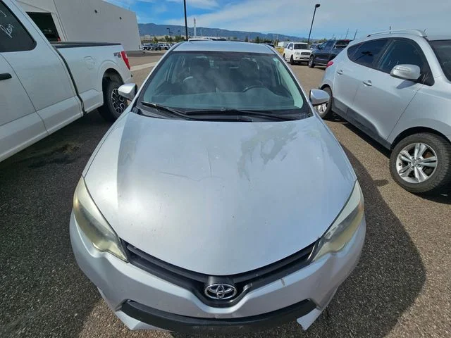 Used 2014 Classic Silver Metallic Toyota LE image 3