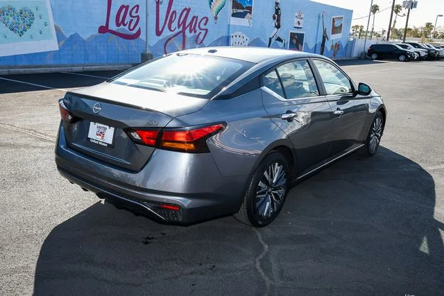 Used 2024 Gray Nissan 2.5 SV image 5