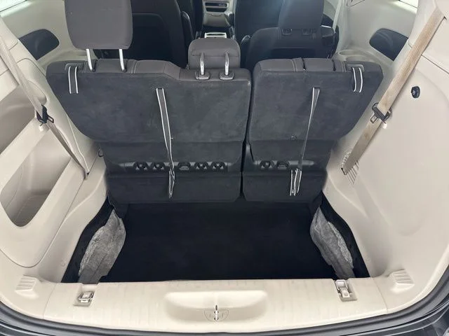 Used 2023 Black Chrysler LX image 26