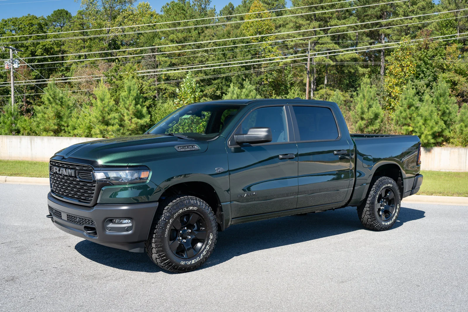 New 2027 Serrano-Green Metallic Exterior Paint RAM Warlock image 3