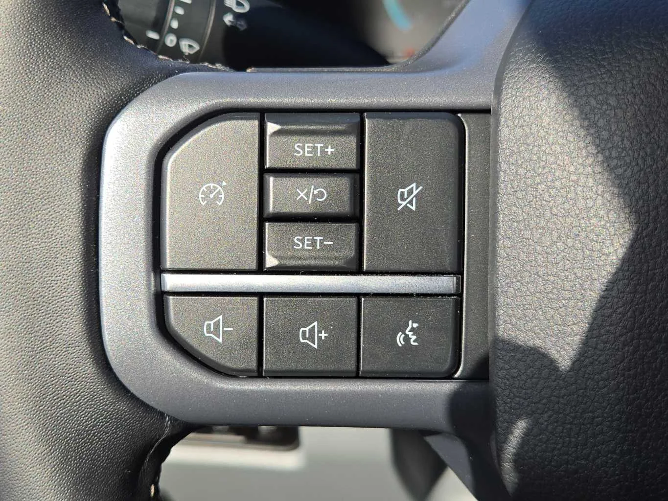 New 2027 Carbonized Gray Metallic Ford F-250® XLT image 21