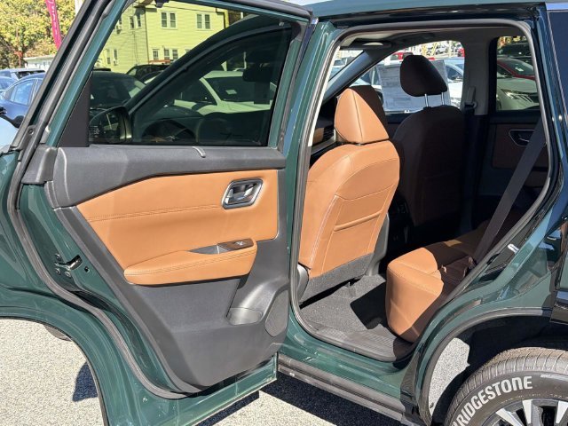 New 2026 Obsidian Green Pearl Nissan Platinum image 12