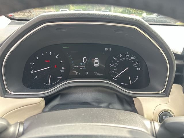 Used 2021  Toyota XLE image 12
