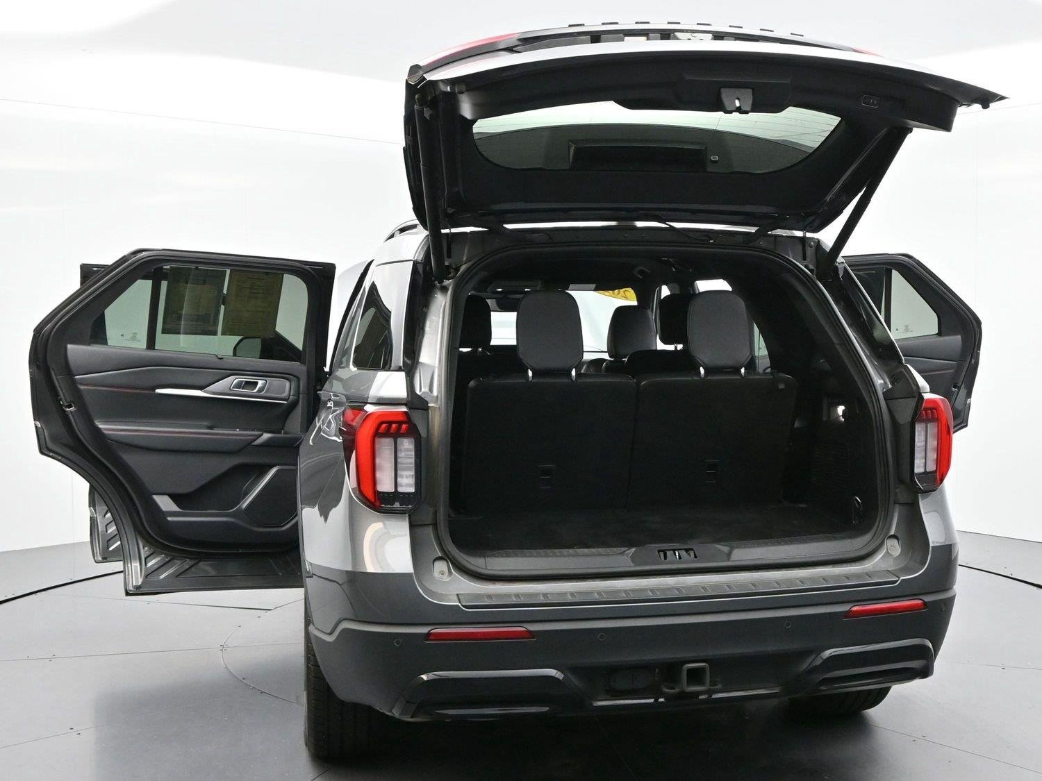 Used 2025 Carbonized Gray Ford ST-Line image 42