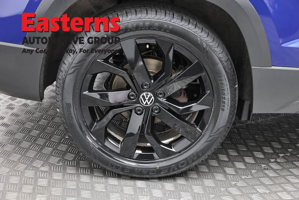 Used 2022 Blue Volkswagen 1.5T SE image 30