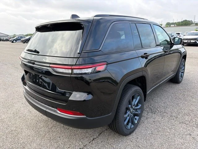 New 2026 Black Jeep  image 3