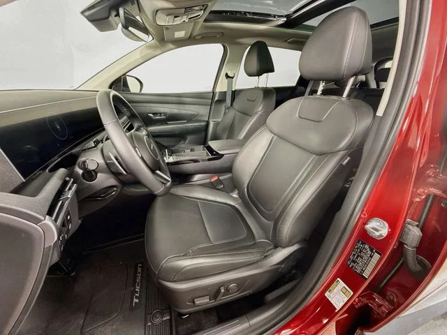 Used 2025 Red Hyundai SEL Convenience image 21
