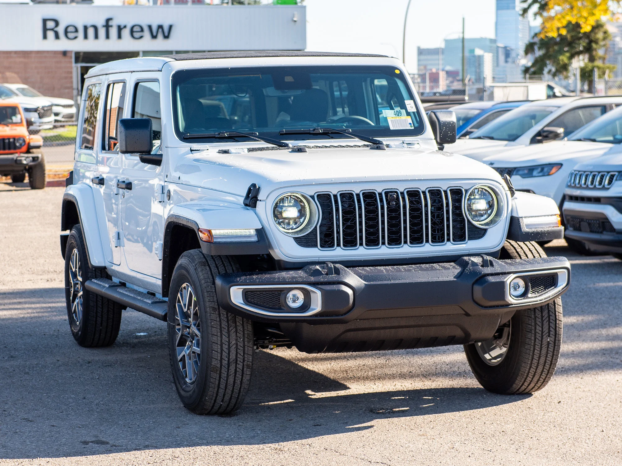 Used 2025 White Jeep Sahara* 4 Door 4x4, 1-Touch Power Top, Safety Group, Heated Leather image 8