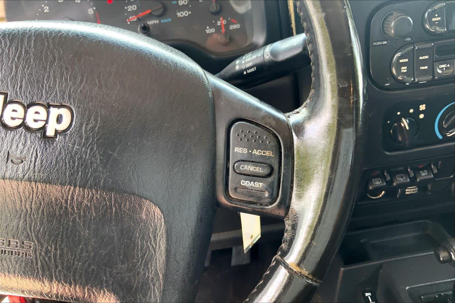 Used 2005 Flame Red Jeep X image 24