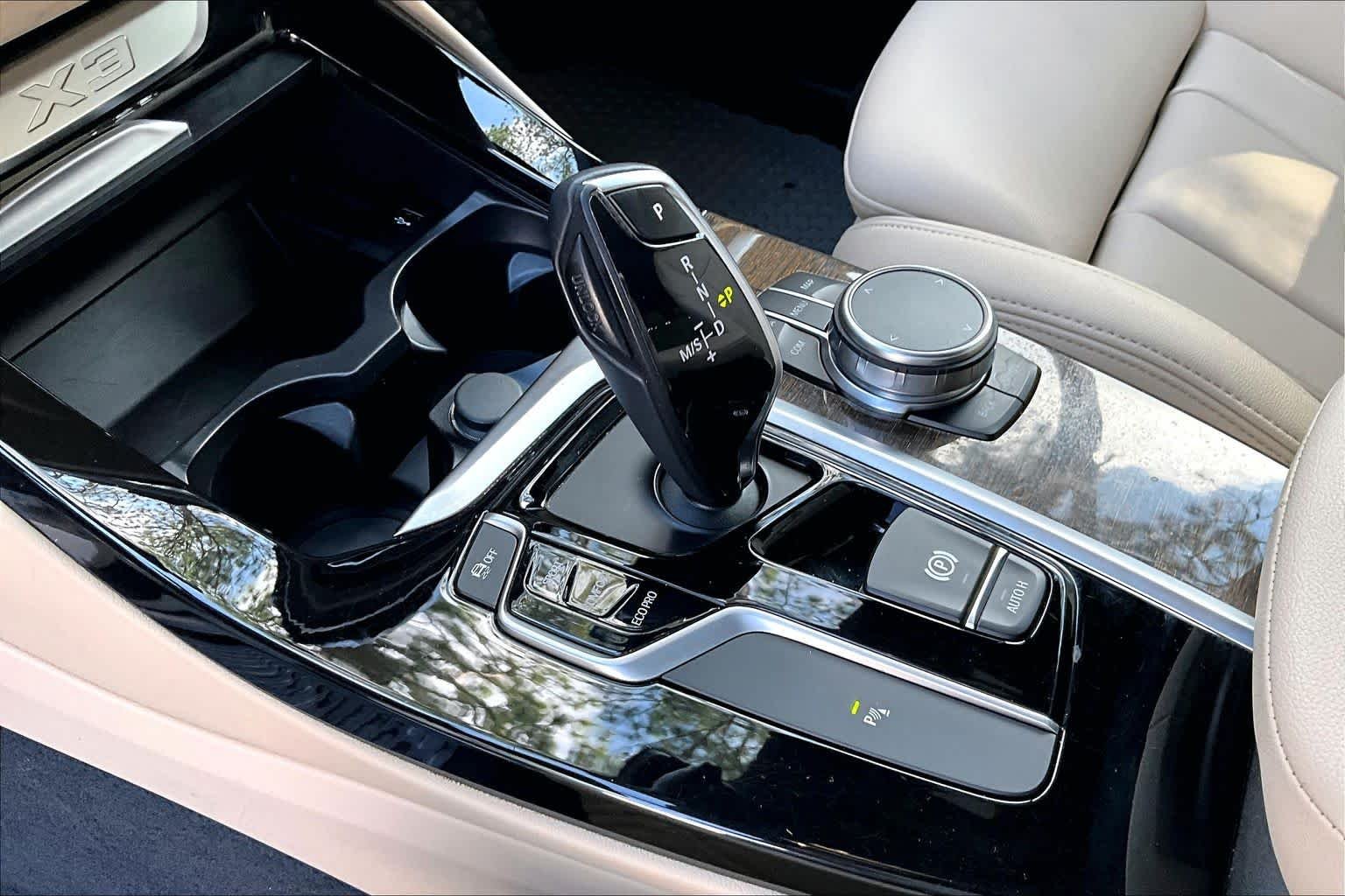 Used 2019 Alpine White BMW sDrive30i image 17