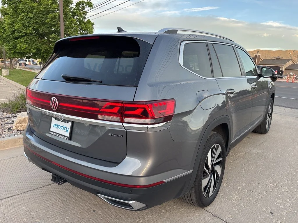 Used 2025 Gray Volkswagen 2.0T SEL image 5