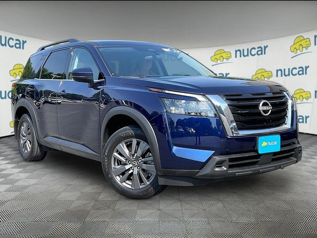 2024 Nissan Pathfinder SV