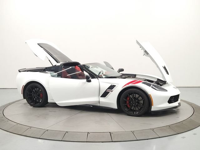 Used 2019 White Chevrolet Grand Sport image 16