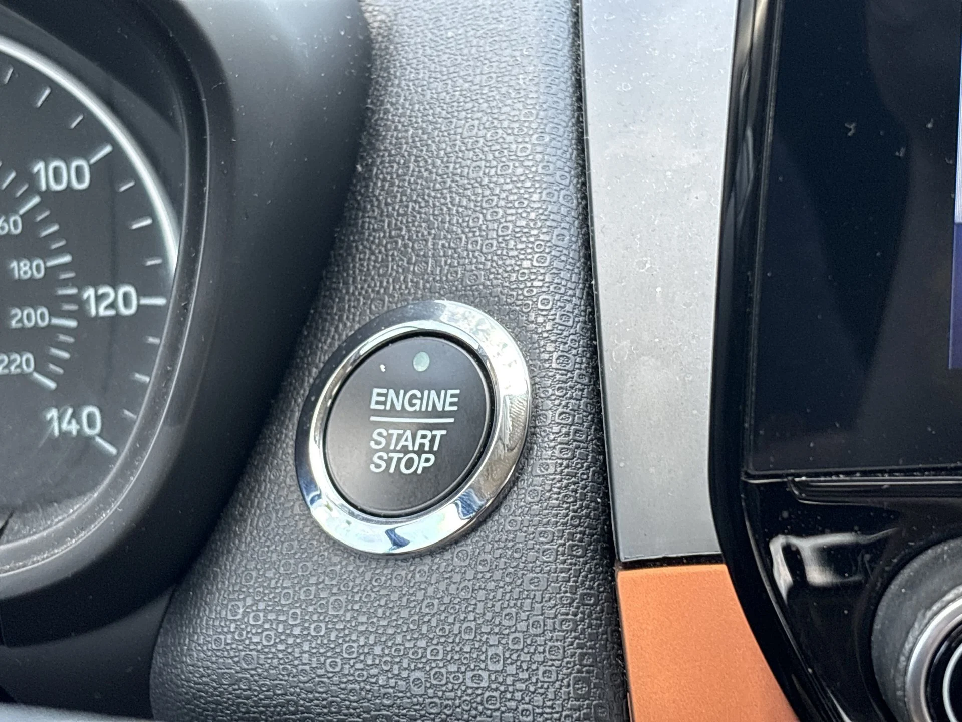Used 2021 Lightning Blue Metallic Ford SE image 8