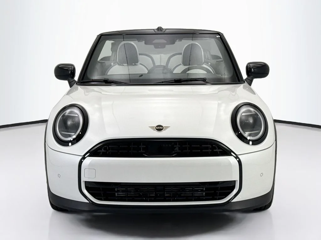 New 2026 Nanuq White Metallic MINI Signature Plus image 2
