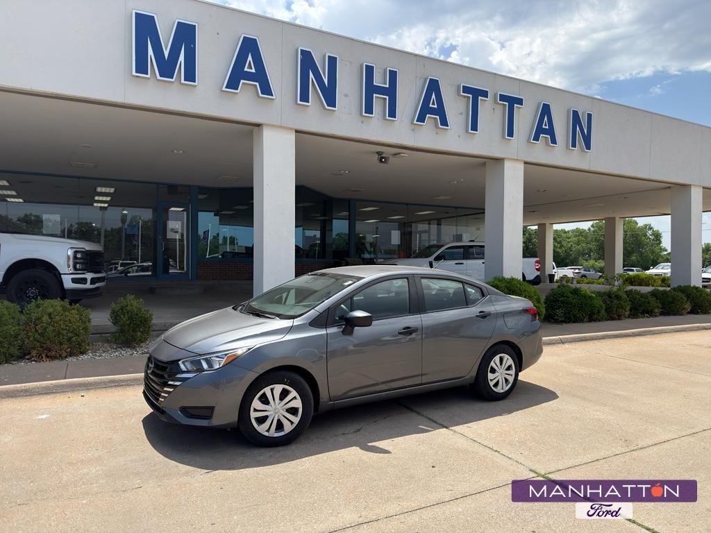 2024 Nissan Versa 1.6 S MT's photo