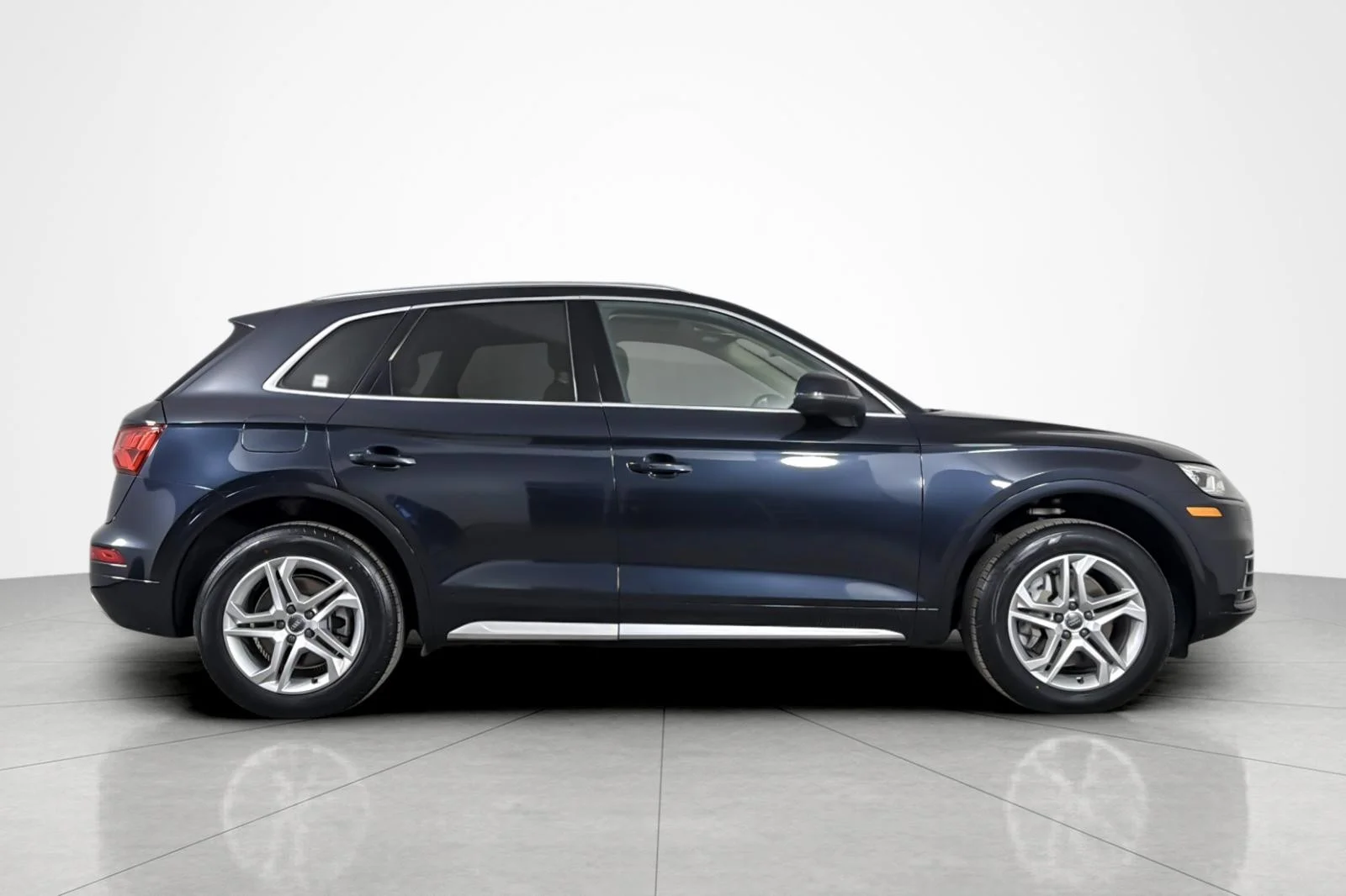 Used 2018 Moonlight Blue Metallic Audi 2.0 TFSI Premium Plus image 6
