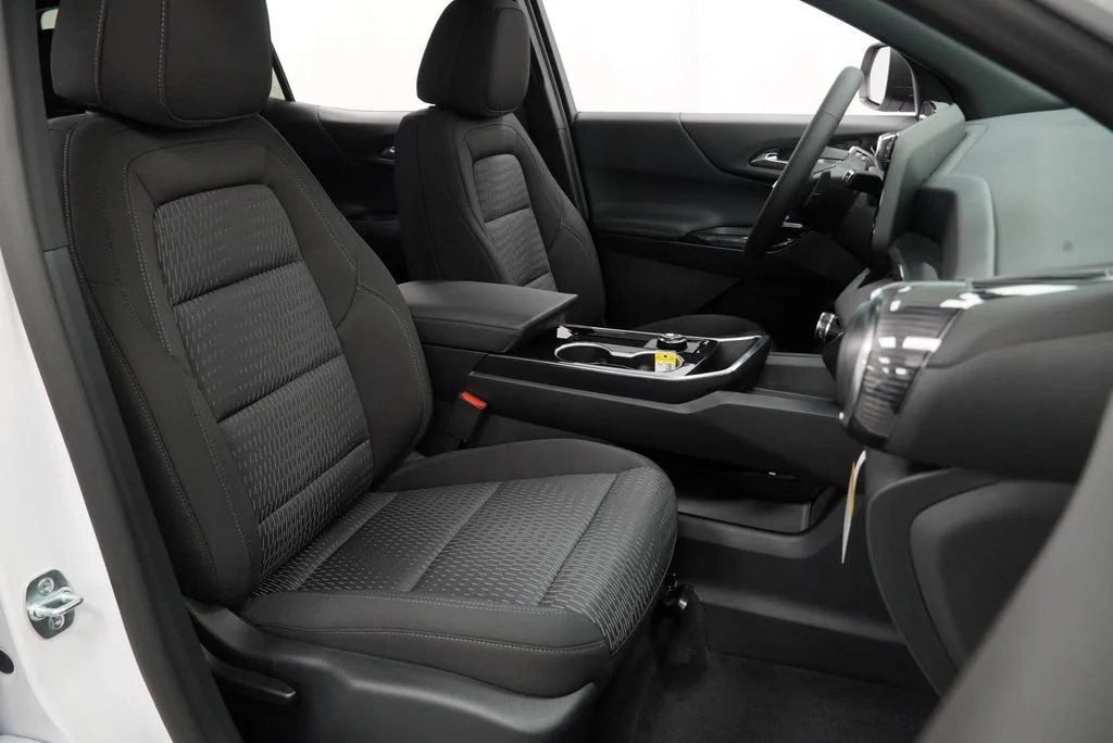 New 2027 Summit White Chevrolet LT image 28