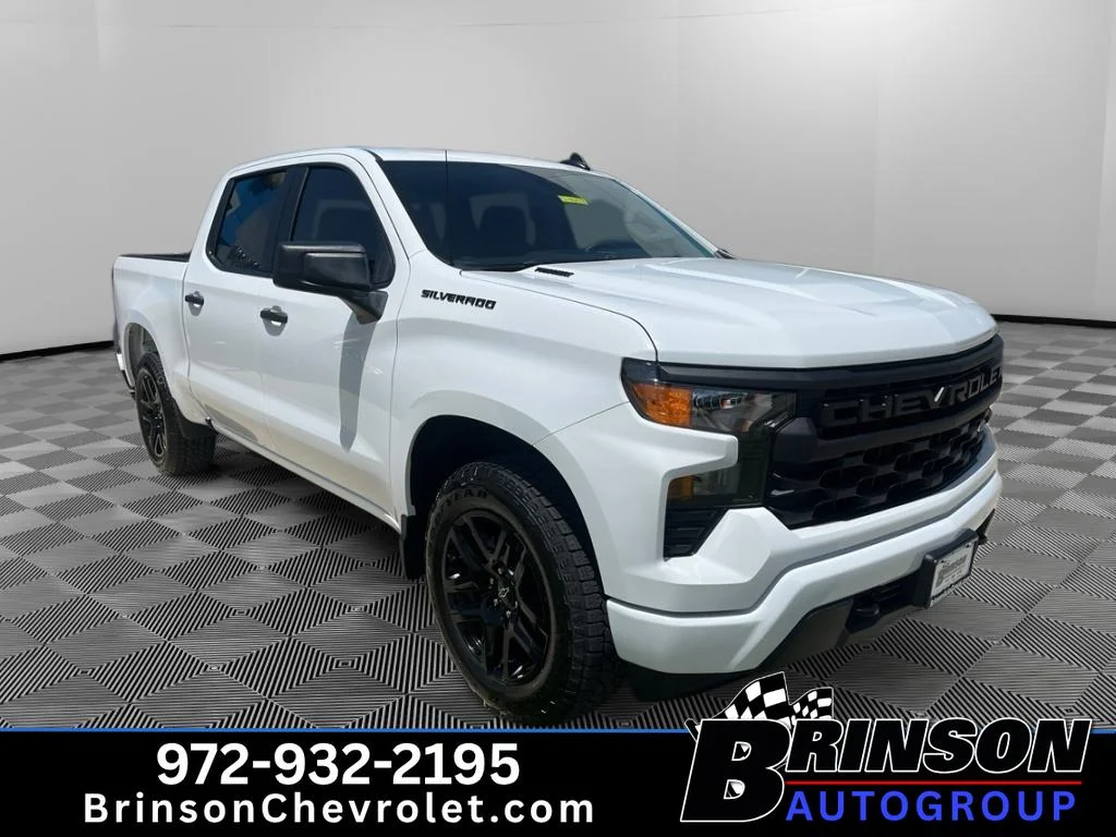 New 2026 Summit White Chevrolet Custom image 3