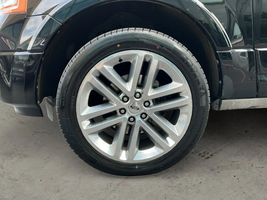 Used 2017 Black Ford Platinum image 9
